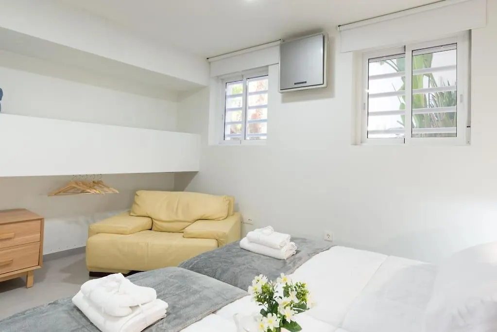 Incredible Luxury Location In Puerto Banus Beach For Families Marbella 0*,  España