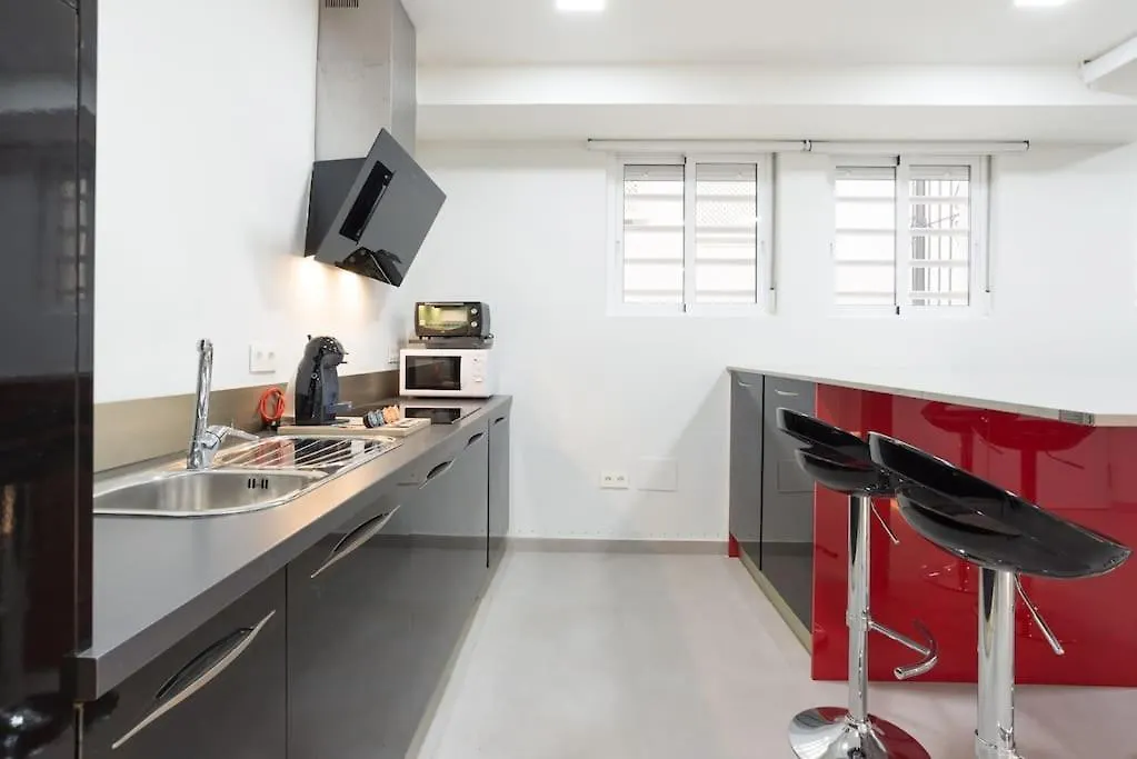 Incredible Luxury Location In Puerto Banus Beach For Families Marbella