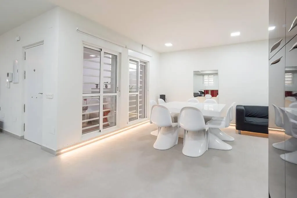 Incredible Luxury Location In Puerto Banus Beach For Families Marbella